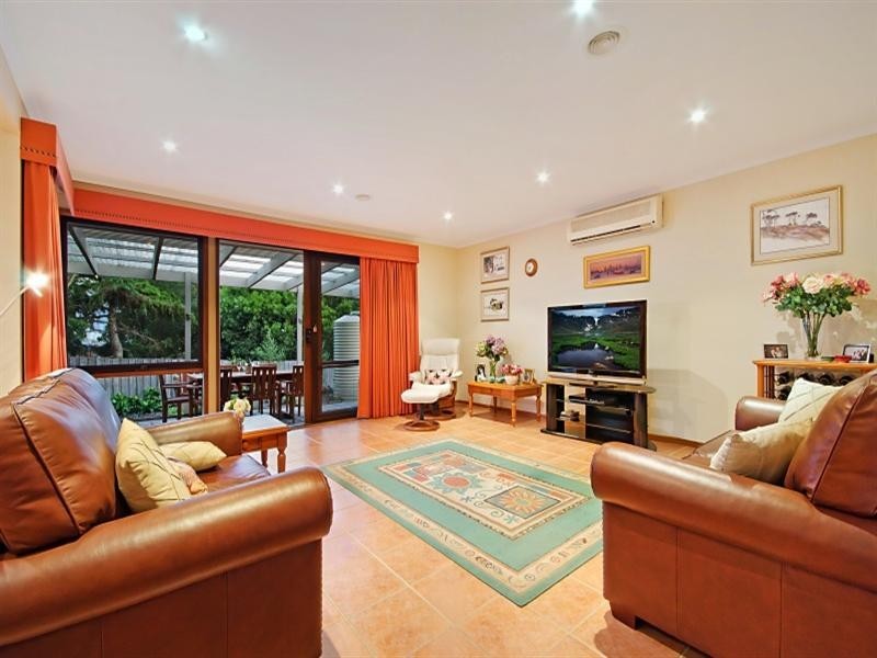 1 Farrer Close, Wandana Heights VIC 3216