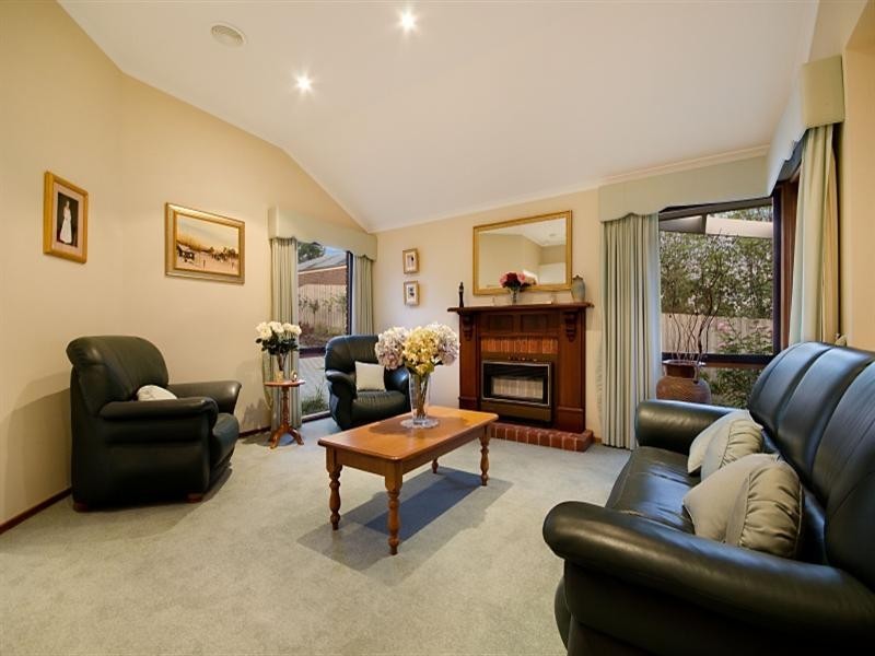 1 Farrer Close, Wandana Heights VIC 3216