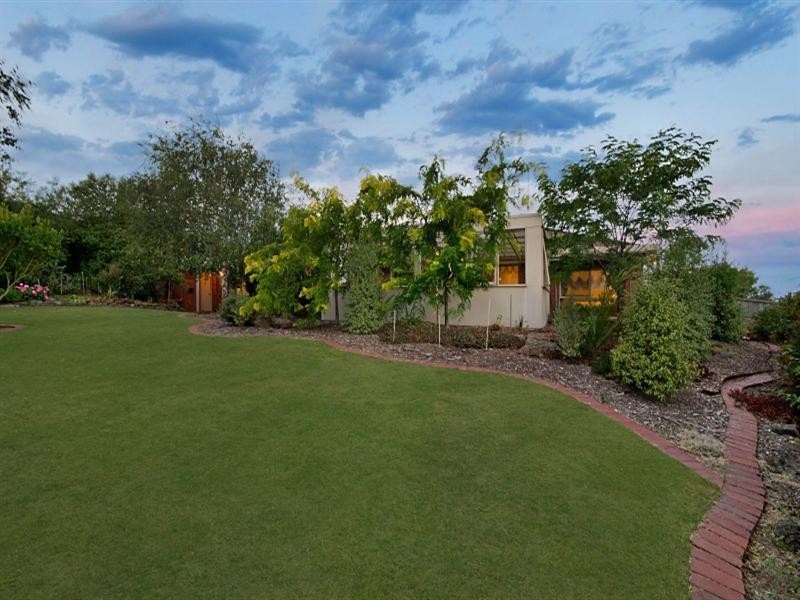 1 Farrer Close, Wandana Heights VIC 3216