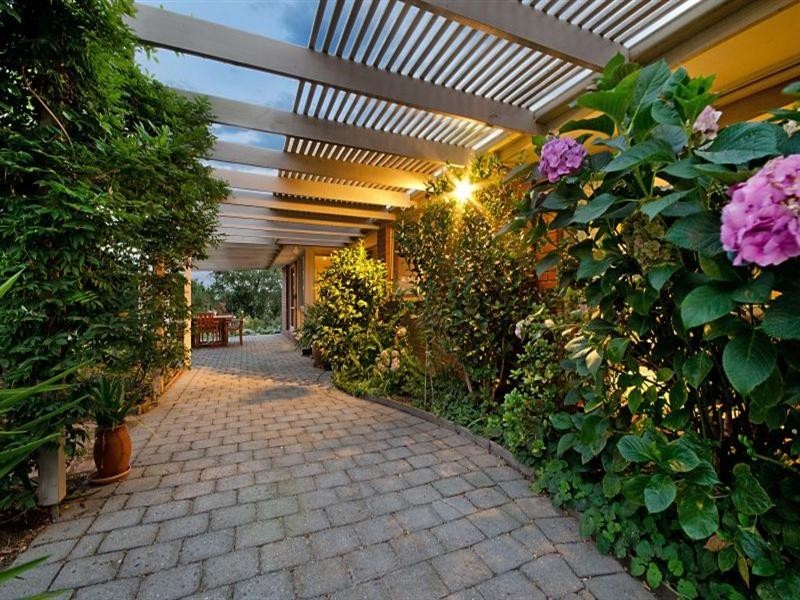 1 Farrer Close, Wandana Heights VIC 3216