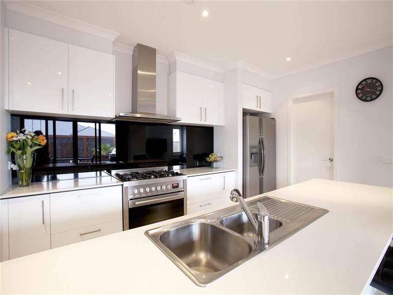 20 Fairvista Avenue, Leopold VIC 3224