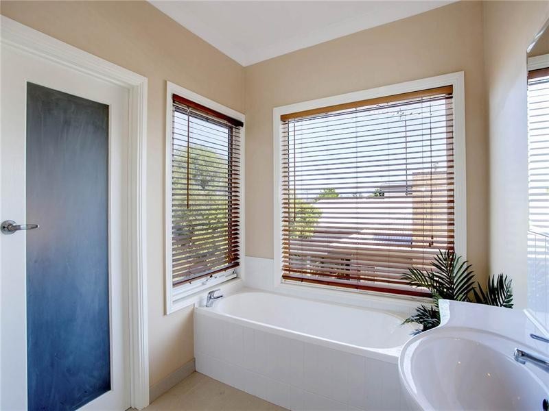 28 Alkoomi Avenue, Hamlyn Heights VIC 3215