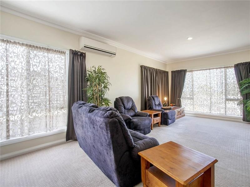 28 Alkoomi Avenue, Hamlyn Heights VIC 3215