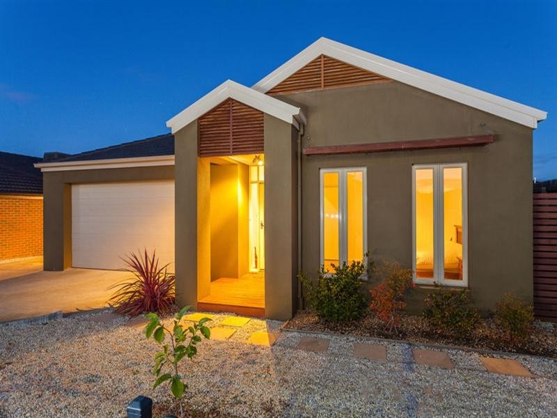 13 Malbec Loop, Waurn Ponds VIC 3216