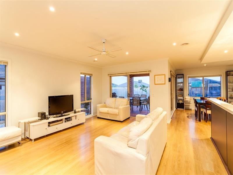 13 Malbec Loop, Waurn Ponds VIC 3216