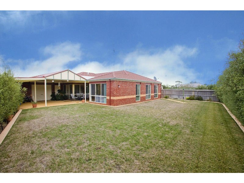 4 Newbank Court, Leopold VIC 3224