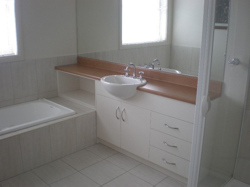 13 Griffen Street, Hamlyn Heights VIC 3215