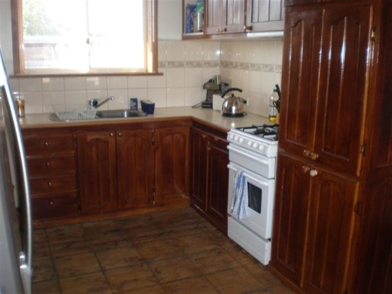 33 Watsons Road, Newcomb VIC 3219