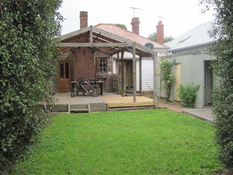 25 Waratah Street, Geelong West VIC 3218