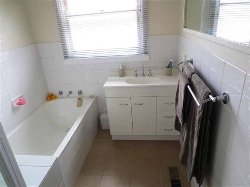 38 James Street, Belmont VIC 3216