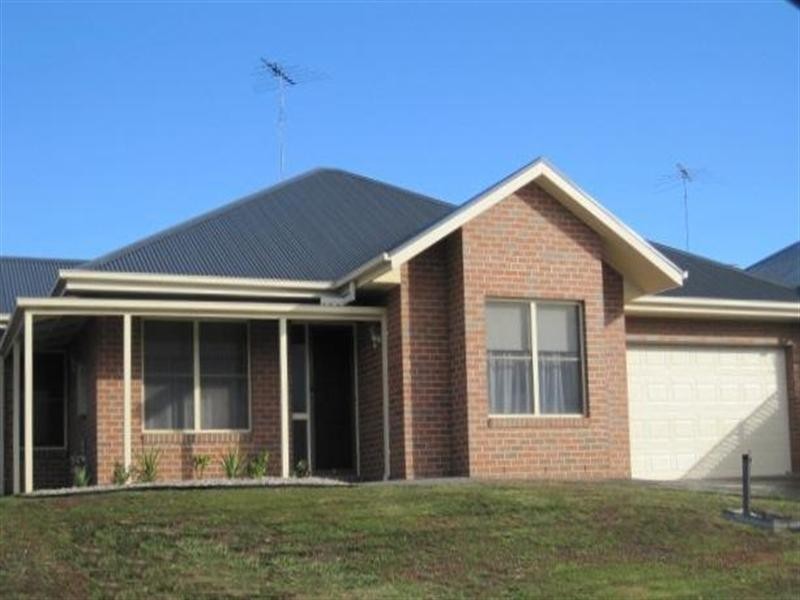 10 Cedarville Close, Highton VIC 3216