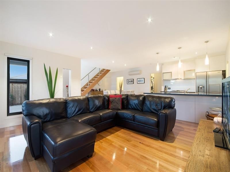 2/10 Fairview Street, Belmont VIC 3216