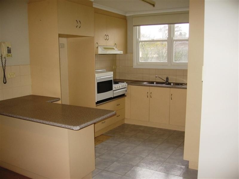 24 Edinburgh Avenue, Herne Hill VIC 3218