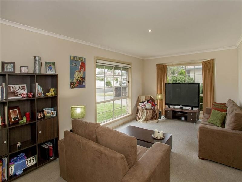1/1 Tyrone Street, Hamlyn Heights VIC 3215
