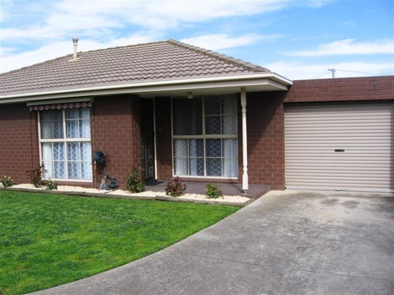 2/20 Hickey Street, Whittington VIC 3219