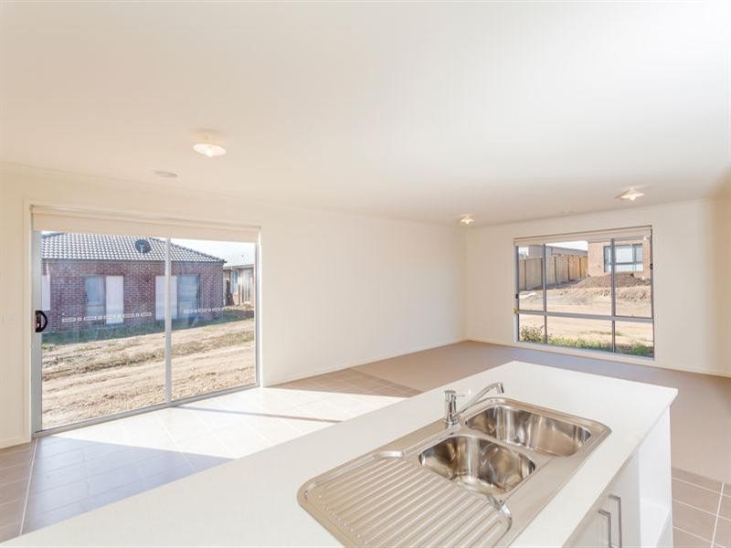 23 Parkfront Drive, Leopold VIC 3224