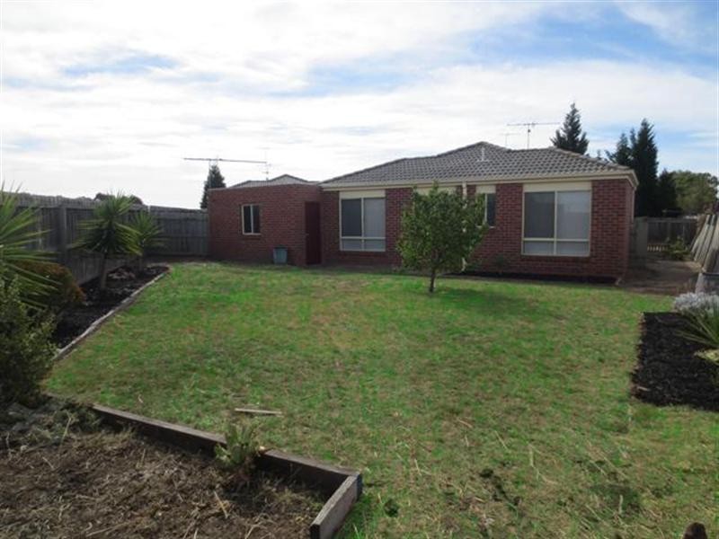 4/12-14 Karlovac Court, Bell Park VIC 3215