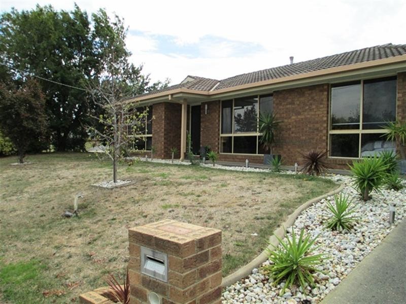 27 Villea Avenue, Grovedale VIC 3216