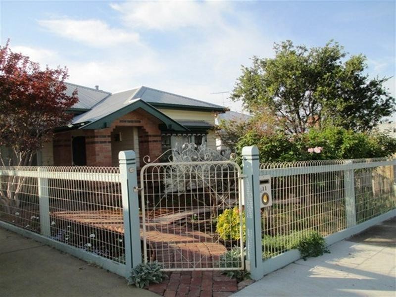 11 Belfast Street, Newtown VIC 3220