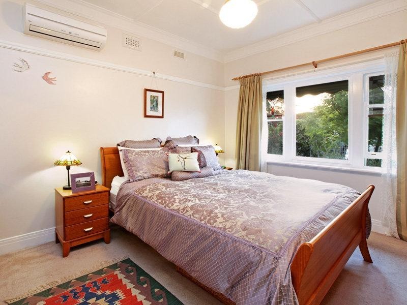 11 Belfast Street, Newtown VIC 3220