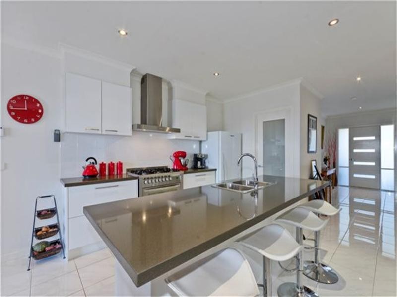 4 Greenfinch Way, Wandana Heights VIC 3216