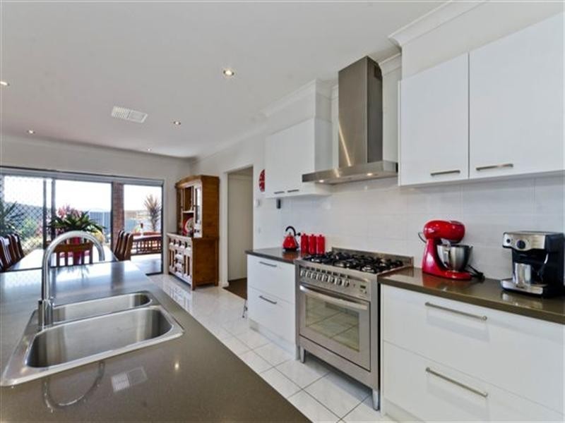 4 Greenfinch Way, Wandana Heights VIC 3216