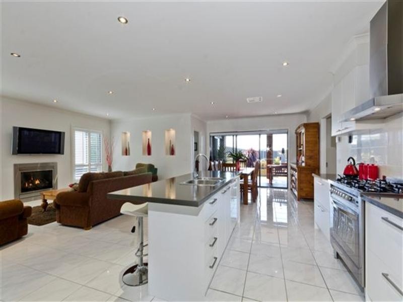 4 Greenfinch Way, Wandana Heights VIC 3216