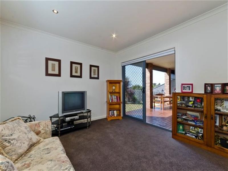 4 Greenfinch Way, Wandana Heights VIC 3216