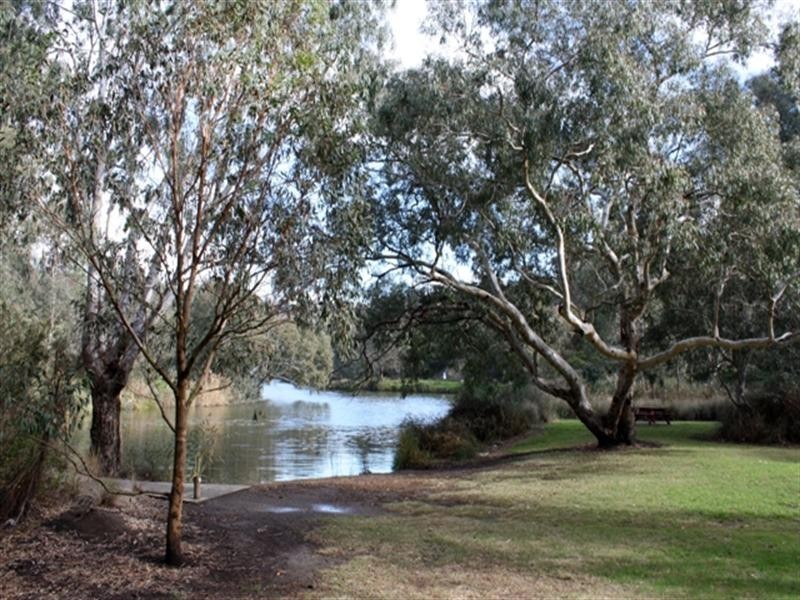 1/4 (Lot 13) Chesterfield Court, Newtown VIC 3220