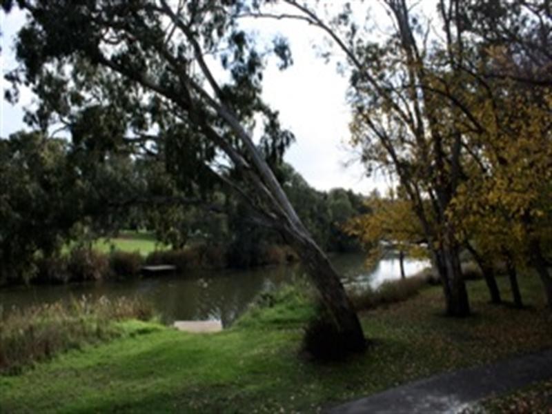 1/4 (Lot 13) Chesterfield Court, Newtown VIC 3220