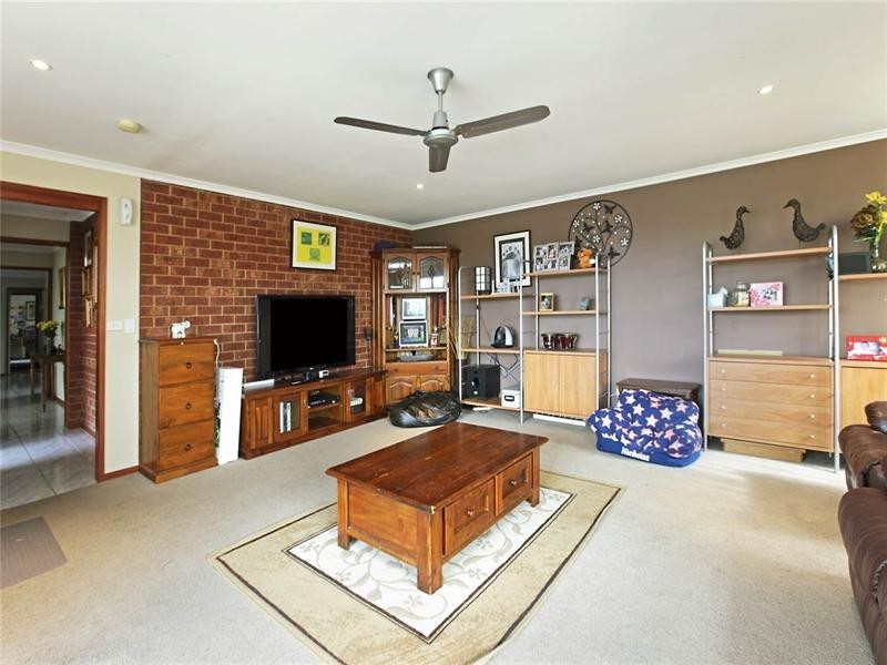 21 Lino Court, Whittington VIC 3219