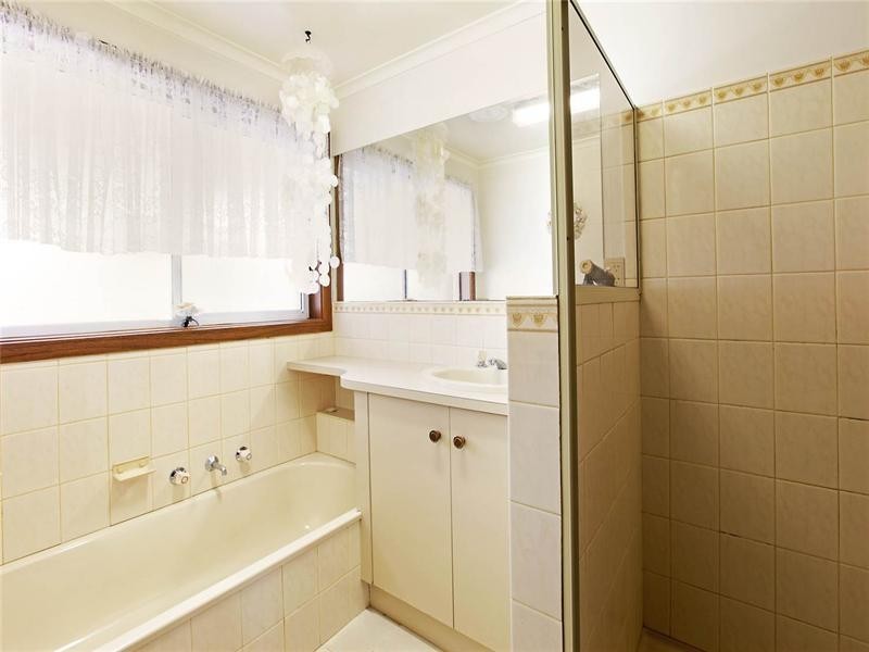 34 Hickey Street, Whittington VIC 3219