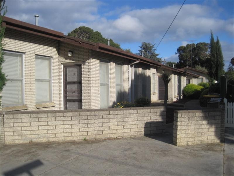 2/2A Staverly Road, Herne Hill VIC 3218