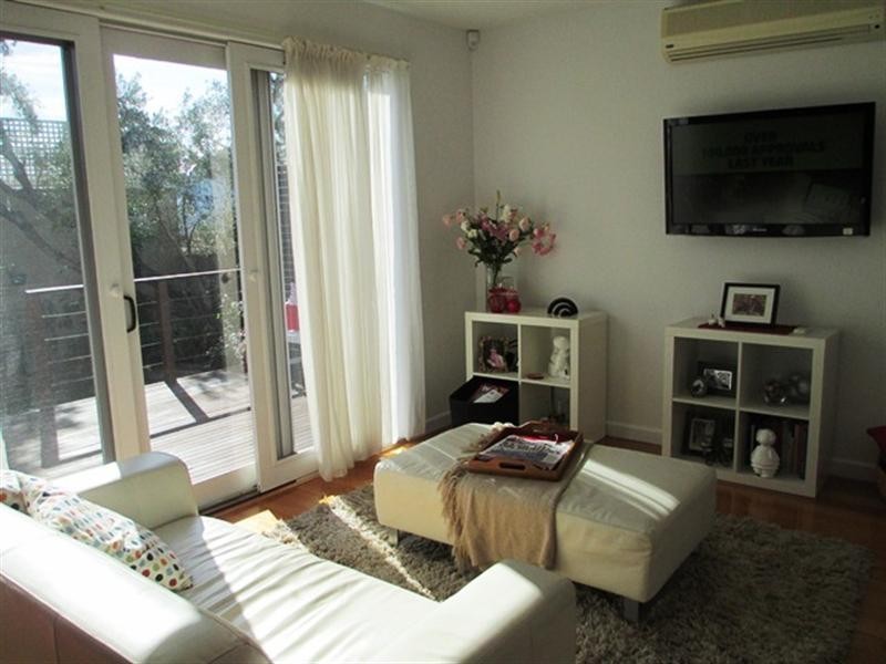 8 Pizer Street, Geelong West VIC 3218