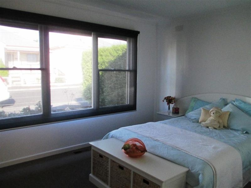 8 Pizer Street, Geelong West VIC 3218