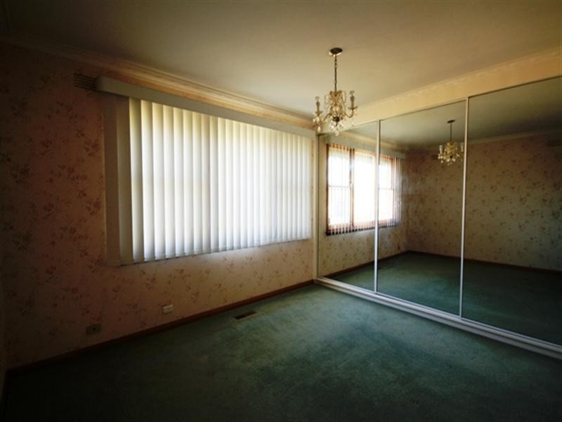 27 Watsons Road, Newcomb VIC 3219