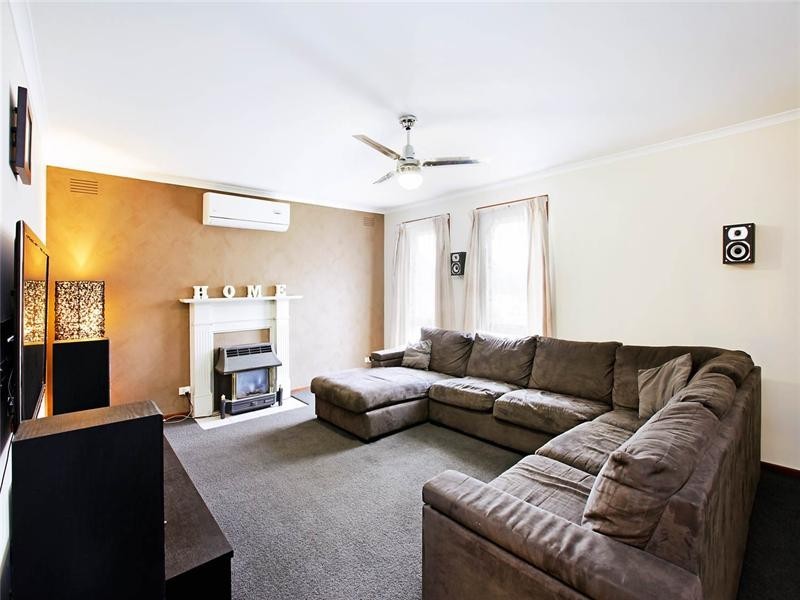 15 Aldershot Road, St Albans Park VIC 3219