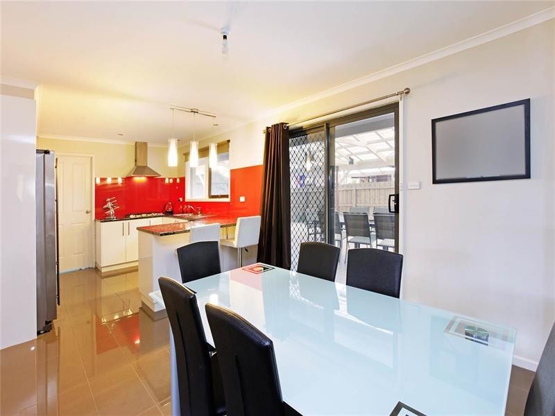 15 Aldershot Road, St Albans Park VIC 3219