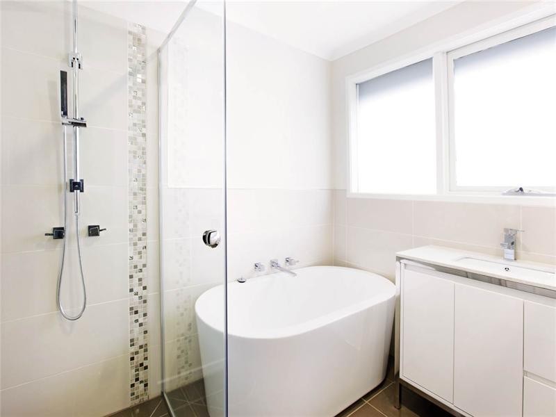 15 Aldershot Road, St Albans Park VIC 3219