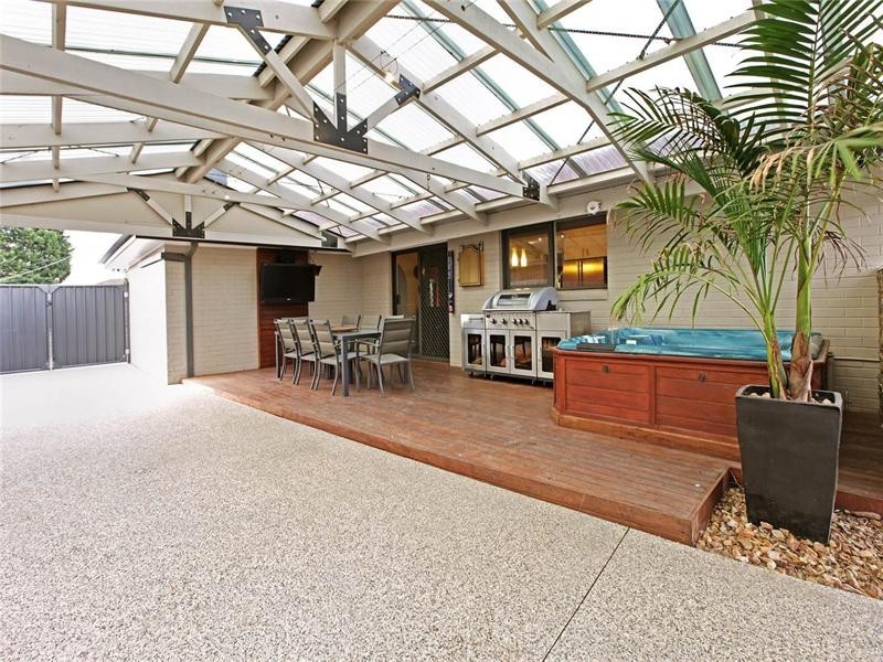 15 Aldershot Road, St Albans Park VIC 3219