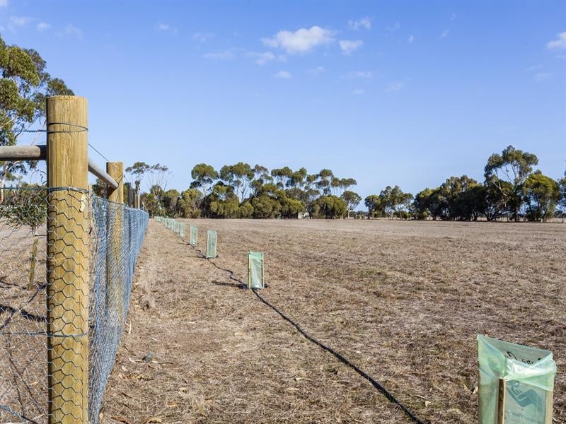 19 Kalkarra Crescent, Mount Duneed VIC 3216