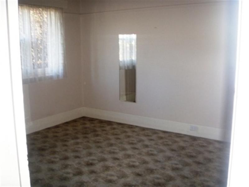 8 Kooyong Road, Drumcondra VIC 3215