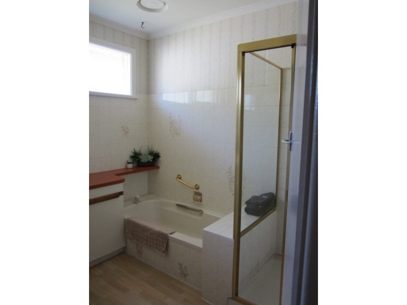 1 Carroll Road, Highton VIC 3216