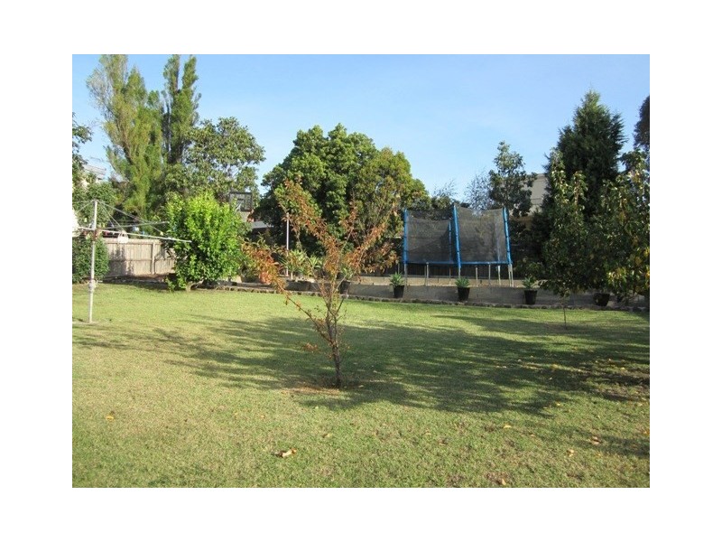 1 Carroll Road, Highton VIC 3216