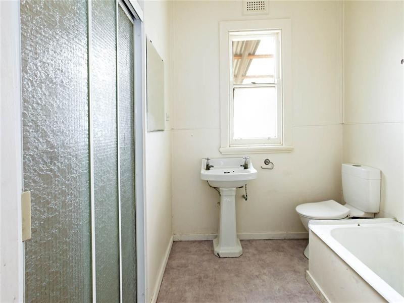 298 Autumn Street, Herne Hill VIC 3218