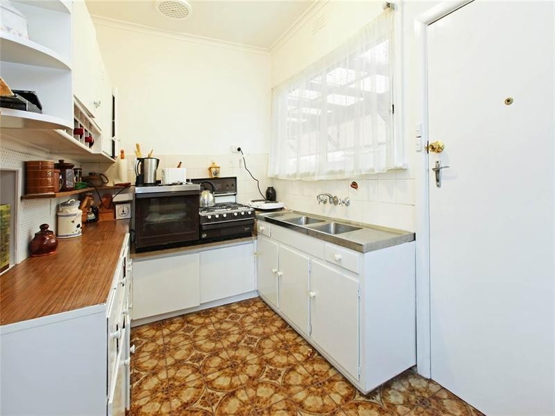 30 Walsh Grove, North Geelong VIC 3215