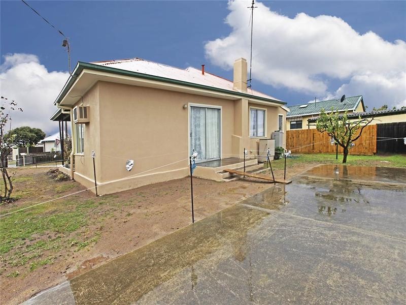 30 Walsh Grove, North Geelong VIC 3215