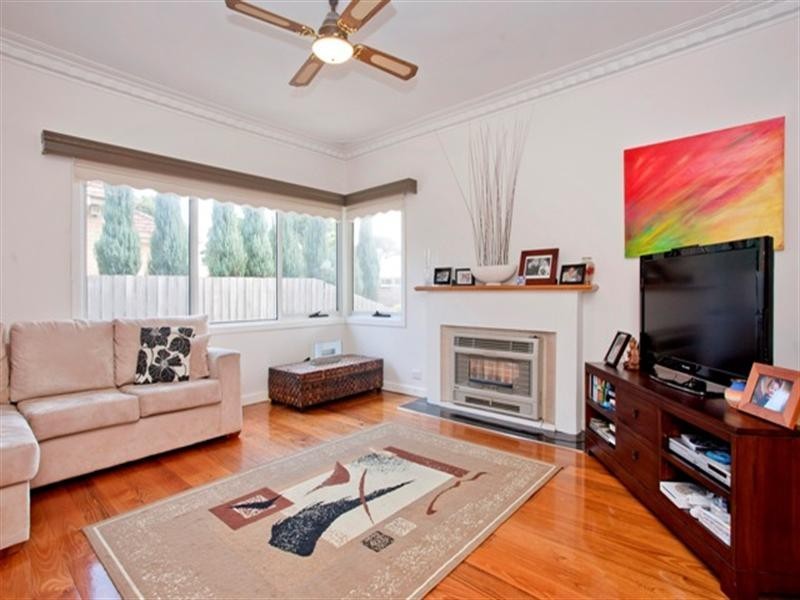 4 Maple Crescent, Bell Park VIC 3215