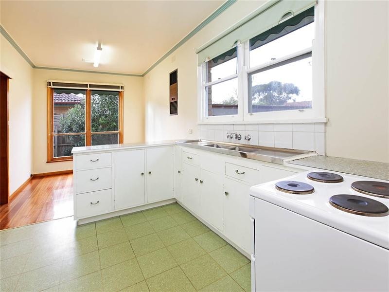 1 Sladen Street, Hamlyn Heights VIC 3215