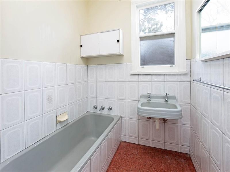 1 Sladen Street, Hamlyn Heights VIC 3215